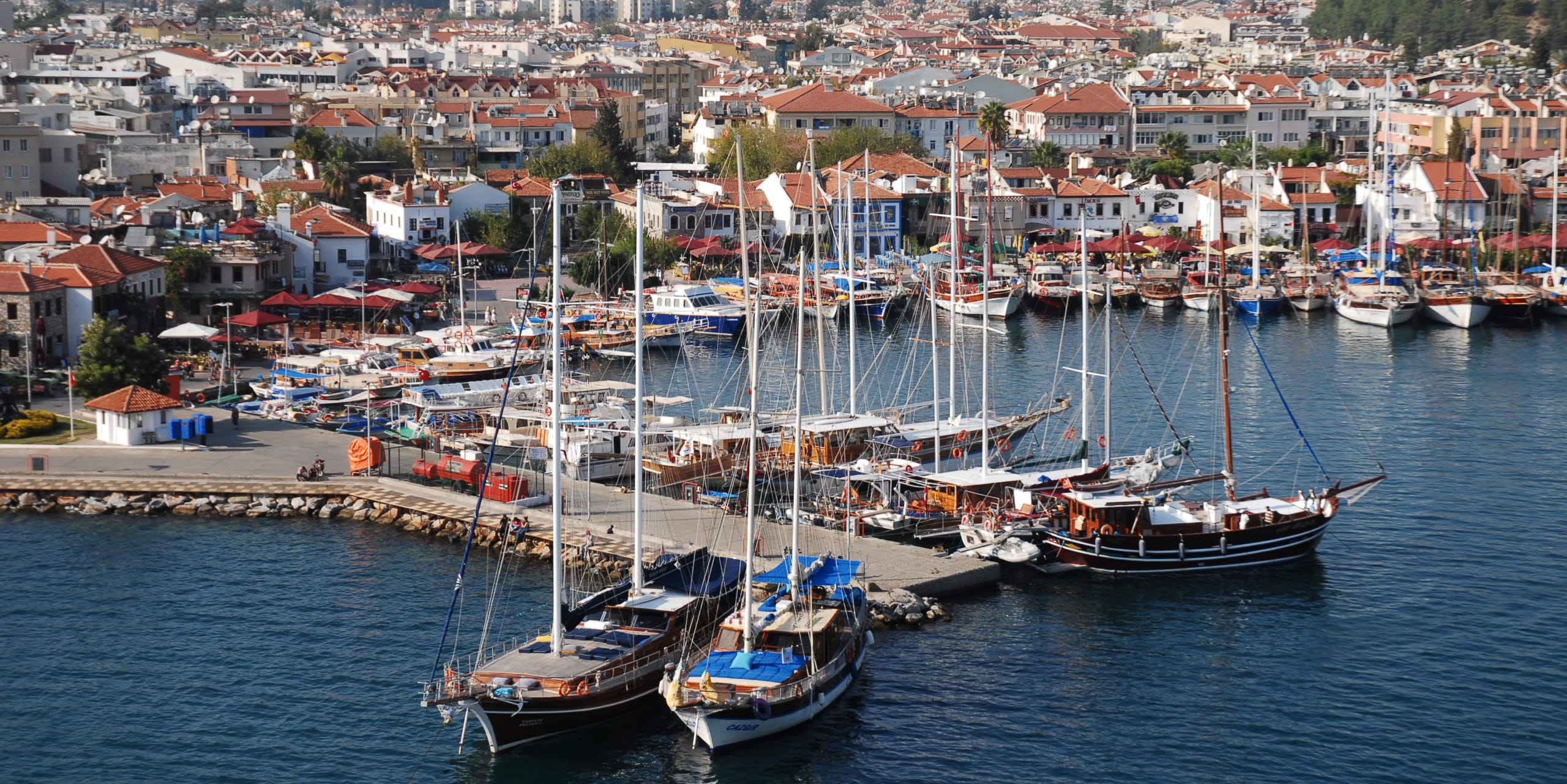 Голубой круиз, который обязательно нужно увидеть: самый большой музыкальный фонтан в Эгейском море в Турции