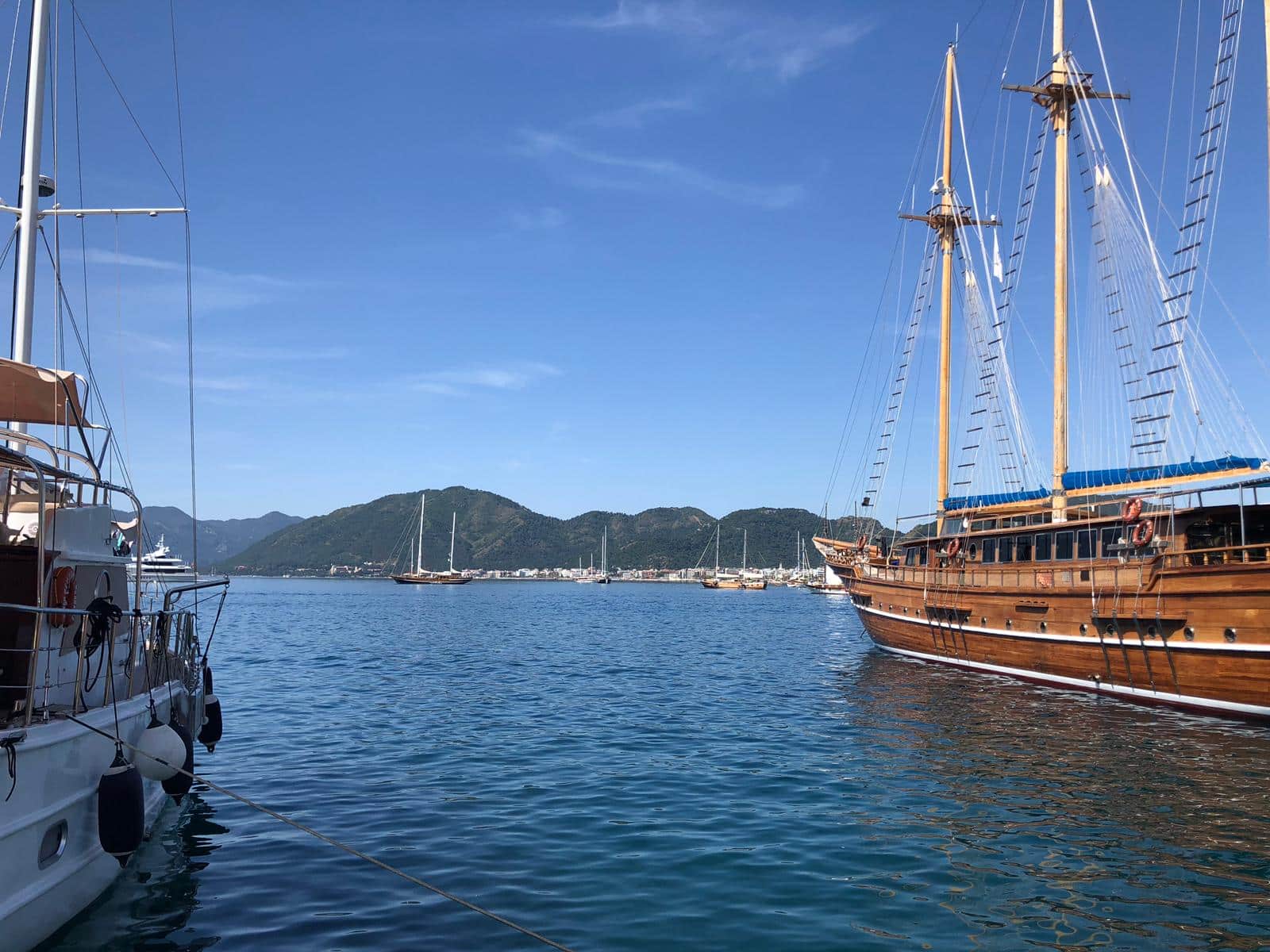 Найти чартер лодки на юге Турции