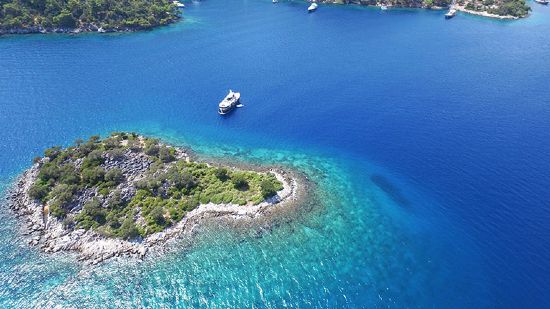 ¿Qué destinos están disponibles en Mediterranean Yacht Charters?