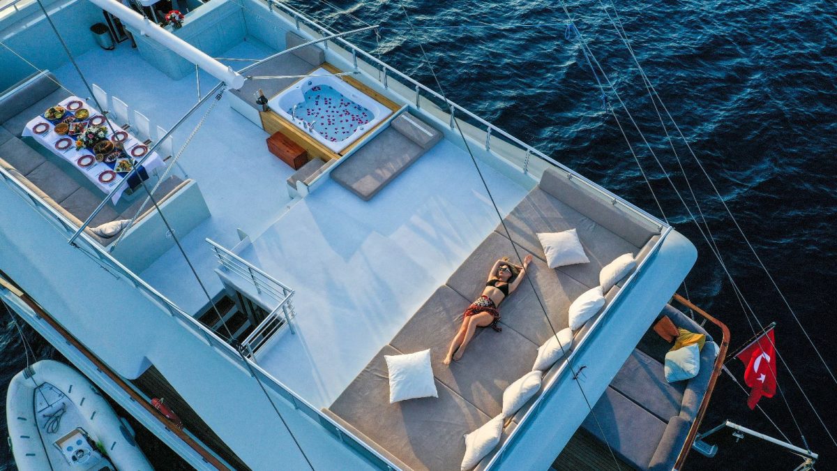 Boat investments and vacation deals before Christmas