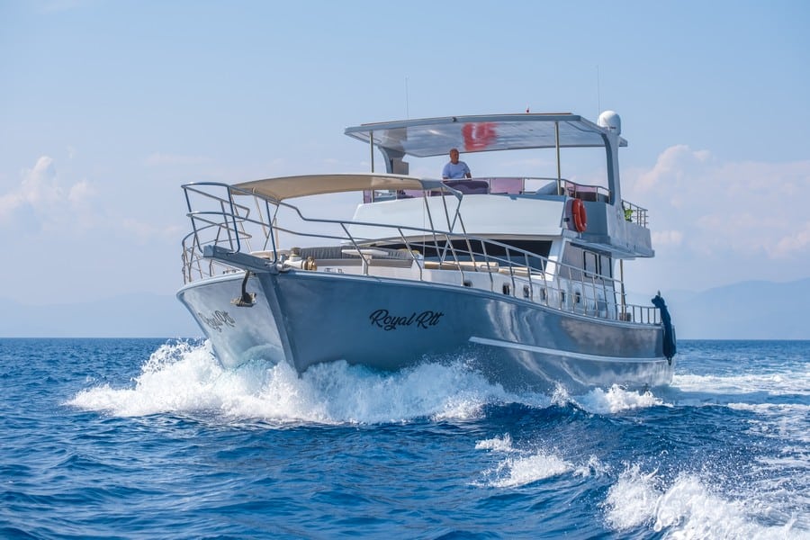 Kleine Bootscharter, große Segel und türkische Gulet-Kreuzfahrten