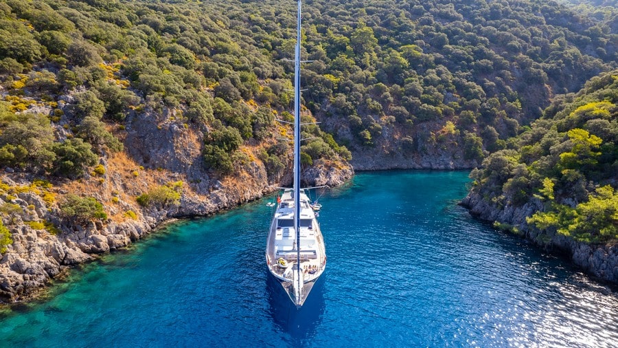 Аренда яхты в Турции на самый фотографируемый средиземноморский пляж