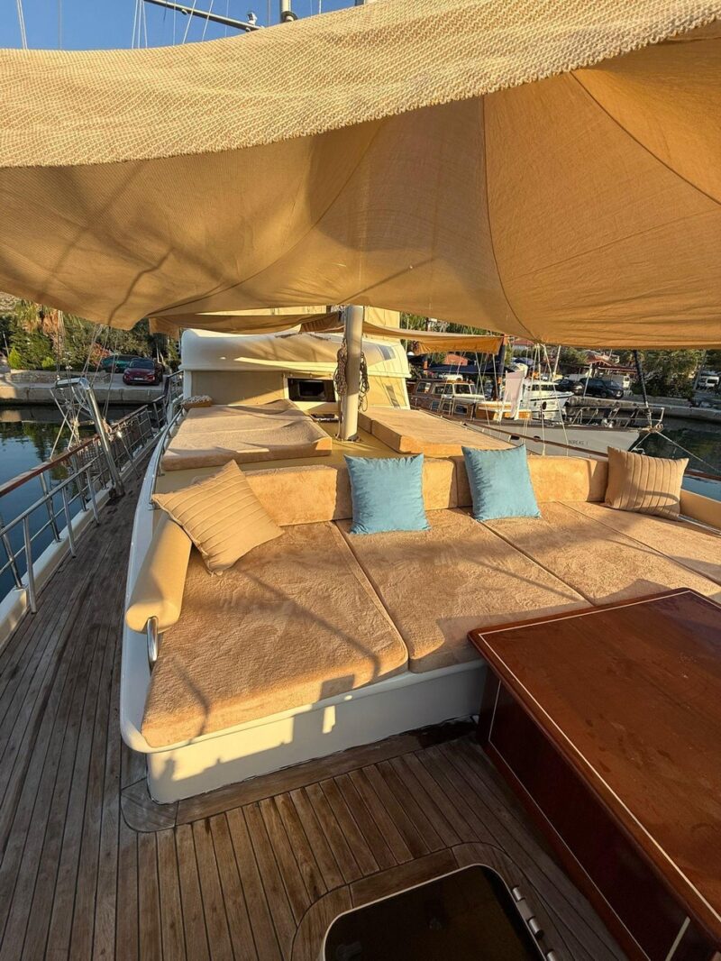 gulet cruise and stay