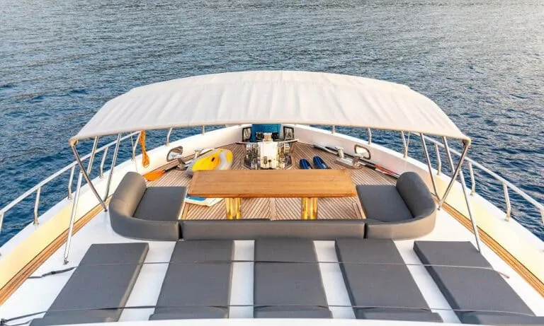 boutique boat charter