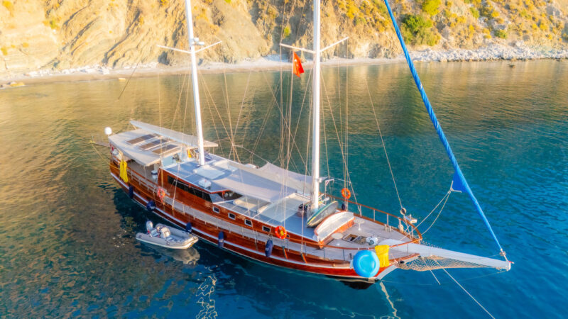 charter Turkish yacht in winter