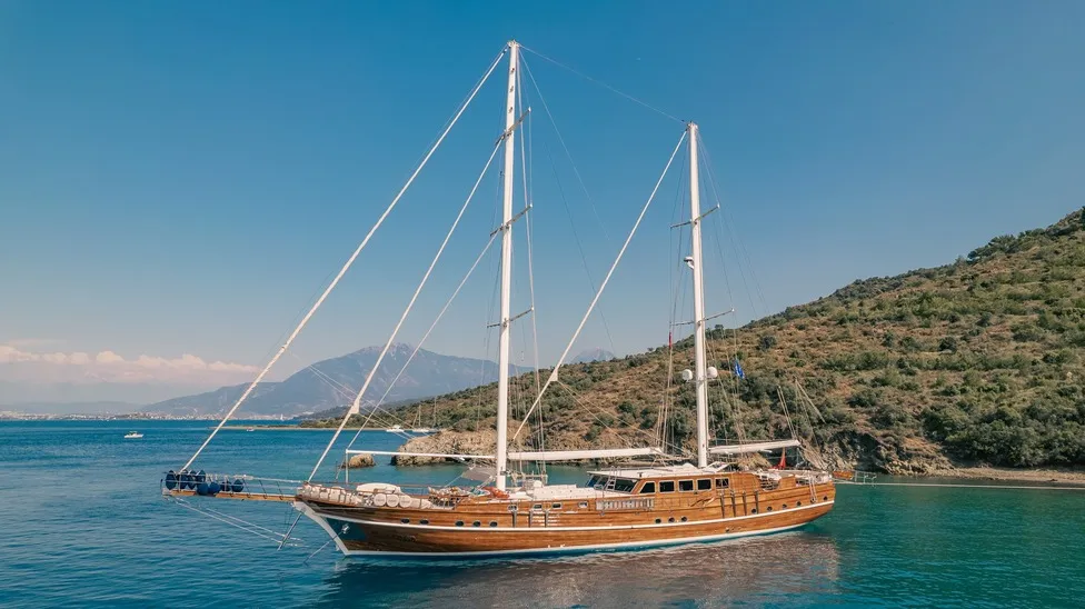 Turkish gulets – traditional wooden yachts for private cruising